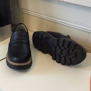 Chinese Laundry lug sole loafers 8.5